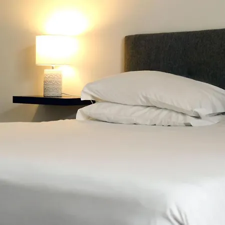 Casa Arcanjo Nyaraló *